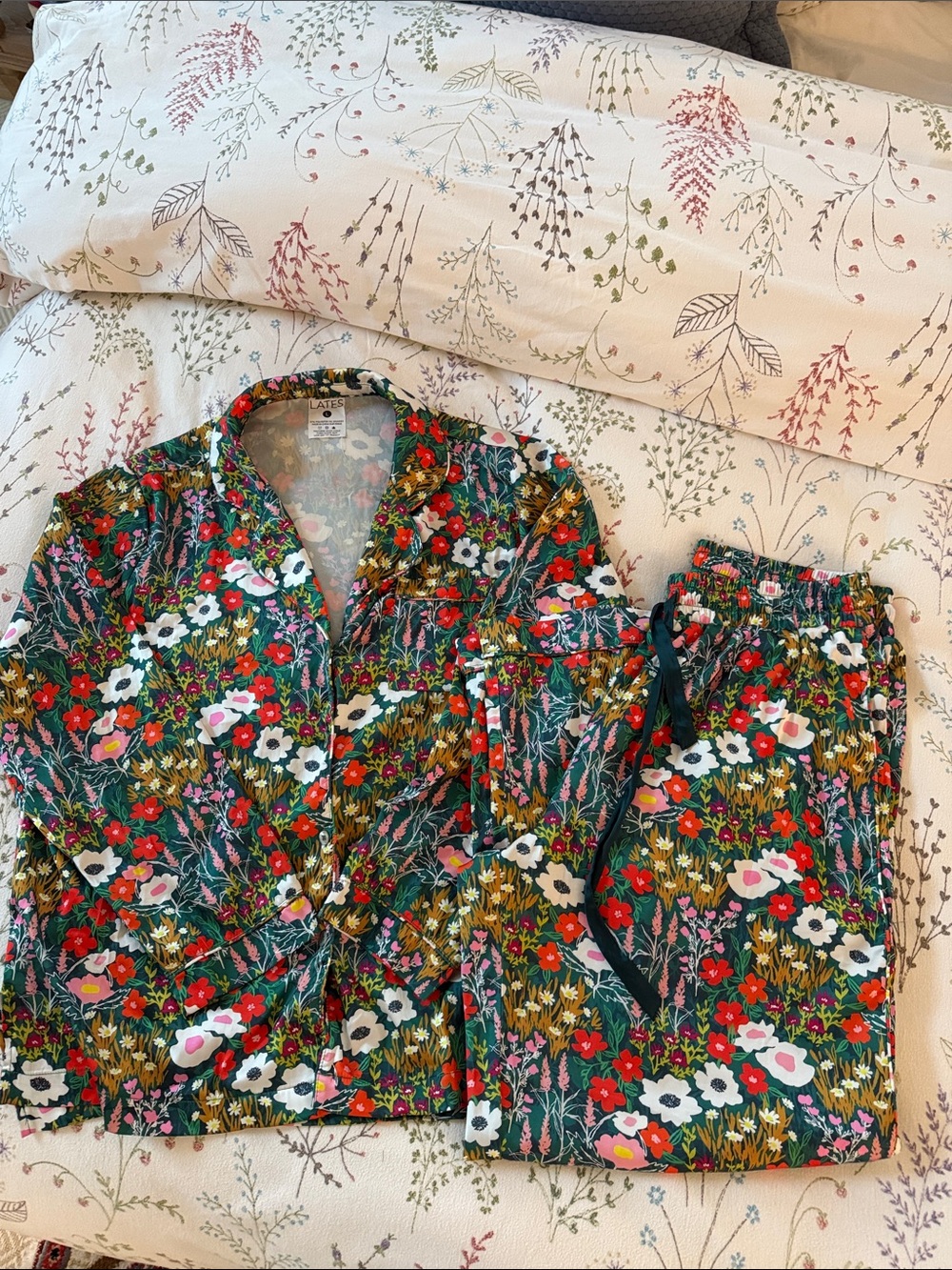 Lates by Kate Satin Pajamas EUC SET: TOP & BOTTOMS!!!